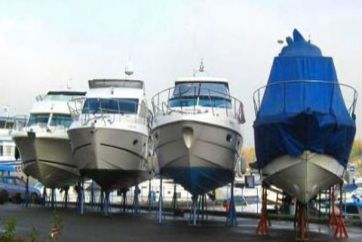Зимняя стоянка яхт и катеров в Киеве